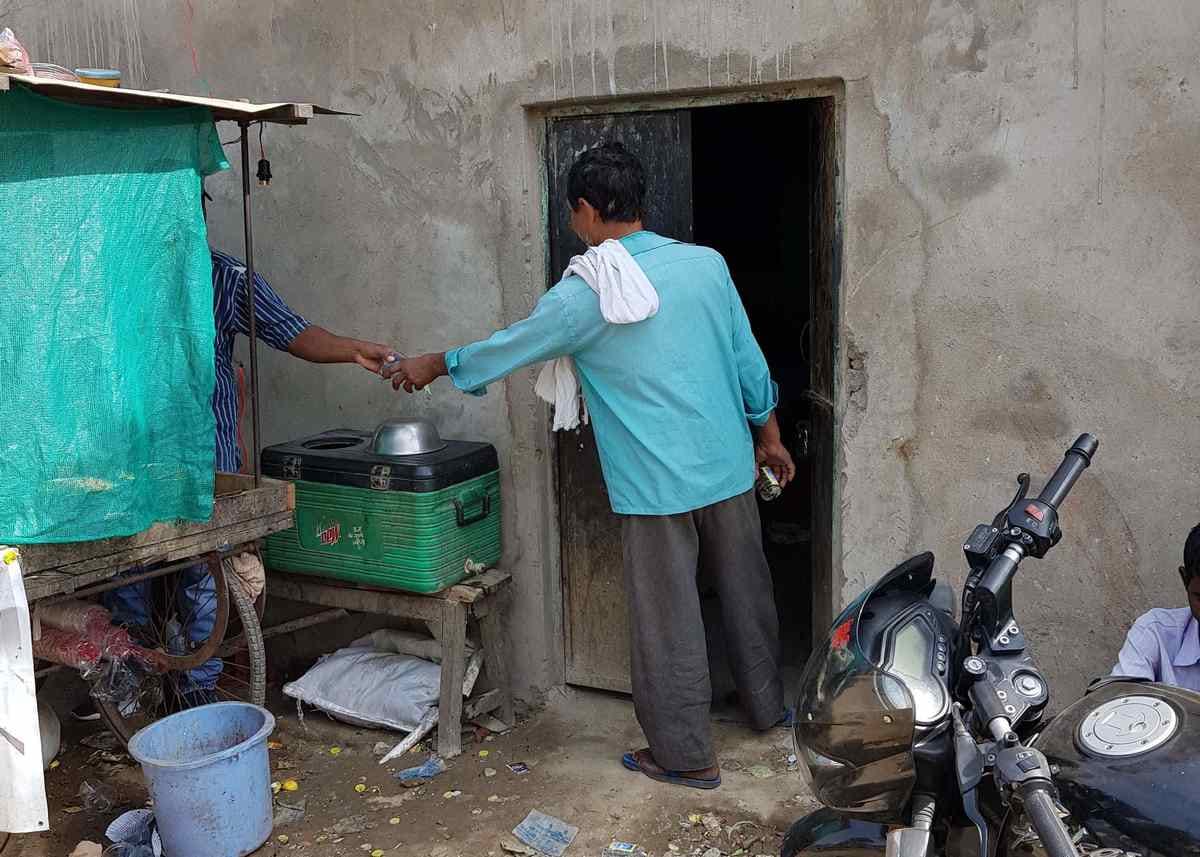 Break rules for sale of liquor in varanasi 