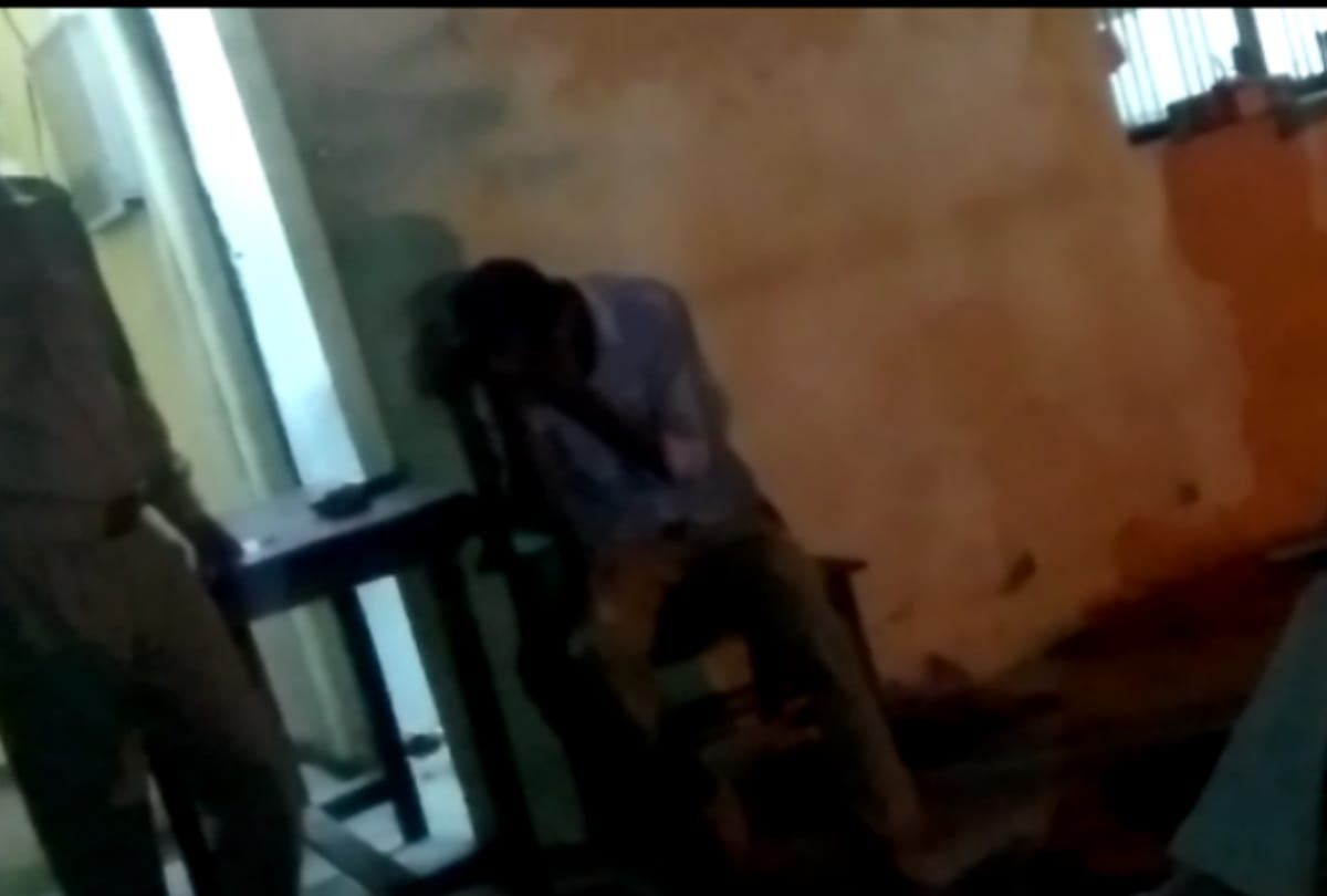 boys entered in girls hostel of lucknow university