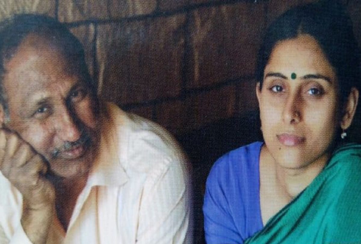 Patna University Professor Love Guru Matuknath Chaudhary's Julie Kumari left him