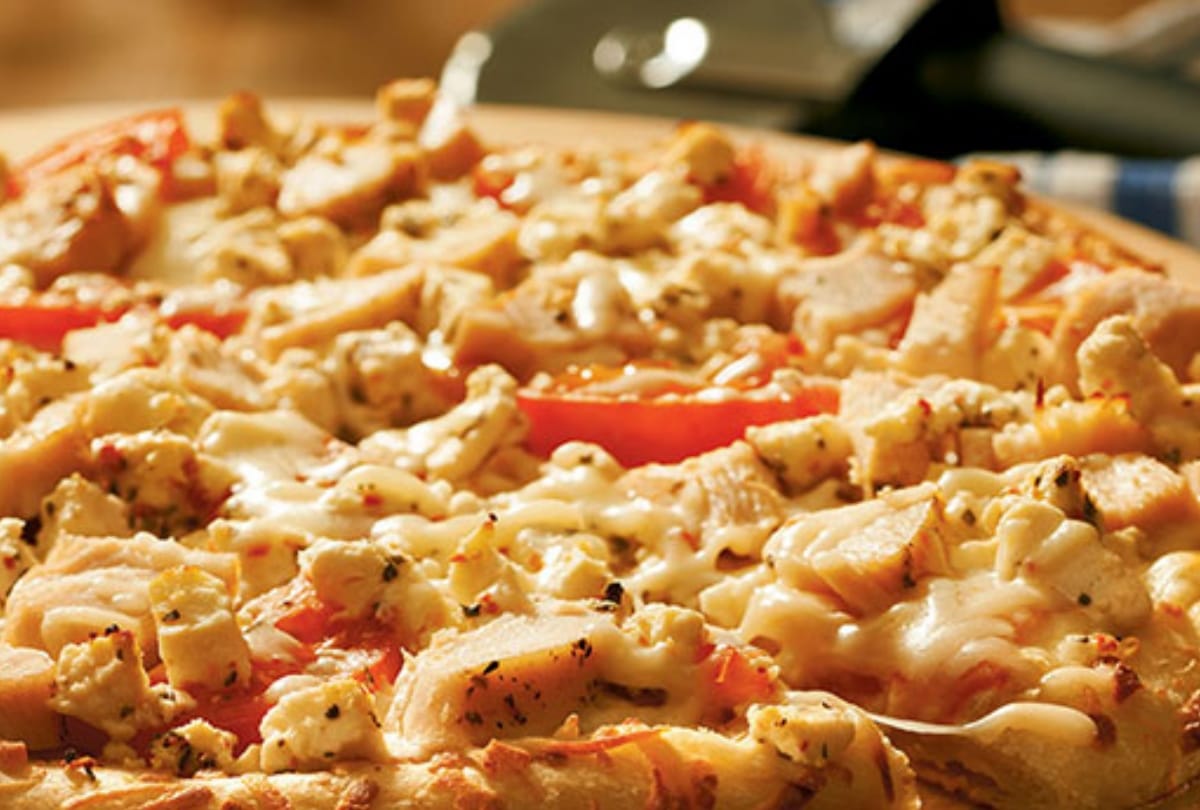 lucknow police demanded pizza and burger from restaurant owner 