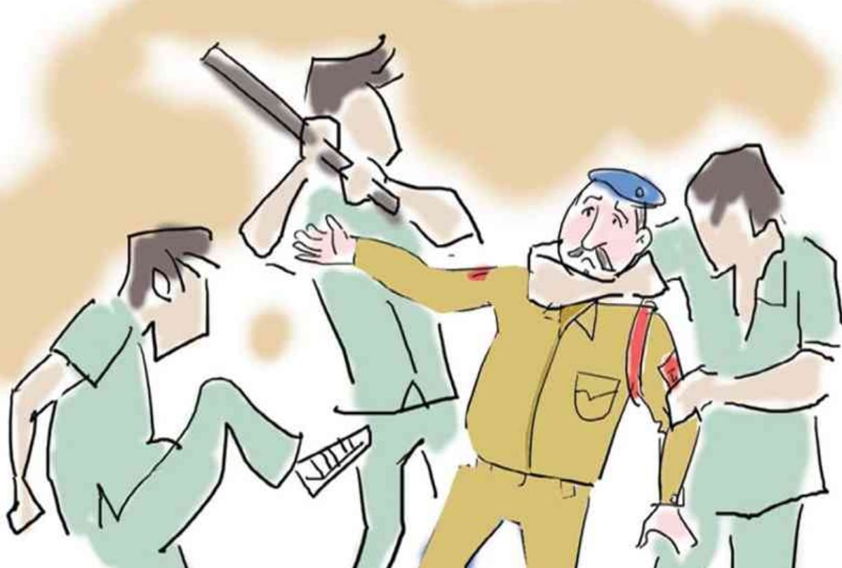 Youth attacked on police in Pathankot of Punjab
