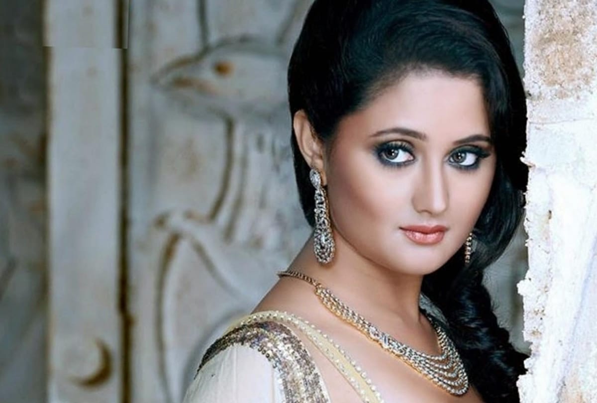 tv actress Rashami Desai suffering from skin Psoriasis disease