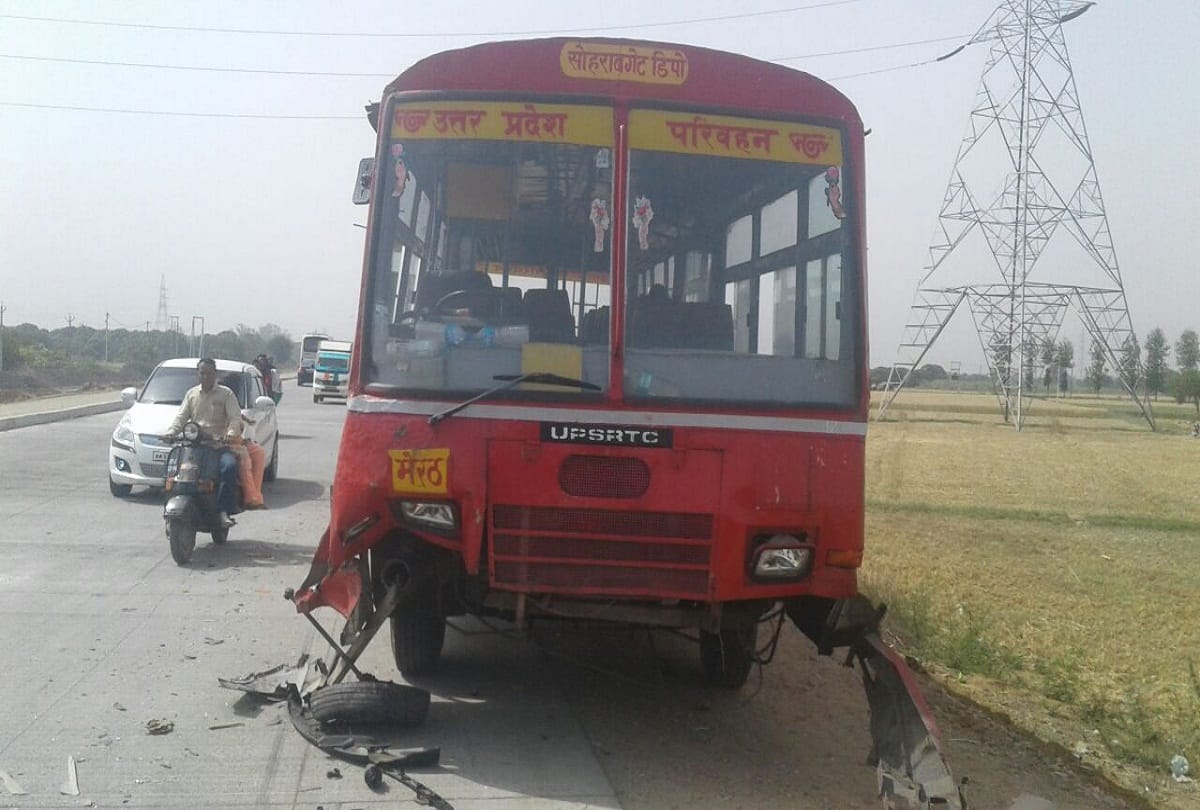 Three died after Car and Roadways Bus Collision in Meerut of uttar pradesh