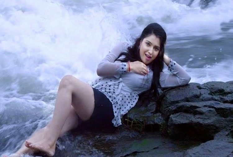 Bhojpuri Actress Amrapali Dube Sex - à¤µà¤œà¤¨ à¤•à¤® à¤•à¤° à¤•à¤Ÿà¤°à¥€à¤¨à¤¾ à¤•à¥‹ à¤Ÿà¤•à¥à¤•à¤° à¤¦à¥‡ à¤°à¤¹à¥€ à¤¹à¥ˆà¤‚ à¤¯à¥‡ à¤­à¥‹à¤œà¤ªà¥à¤°à¥€ à¤¹à¥€à¤°à¥‹à¤‡à¤¨, à¤²à¥à¤• à¤¦à¥‡à¤– à¤à¤• à¤à¤Ÿà¤•à¥‡ à¤®à¥‡à¤‚  à¤®à¤¿à¤²à¥€ 8 à¤«à¤¿à¤²à¥à¤®à¥‡à¤‚ - 5 Unseen Pictures Of Bh