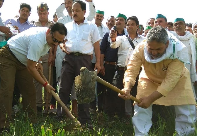  Sworn ... to keep Malan clean, ponds too alive