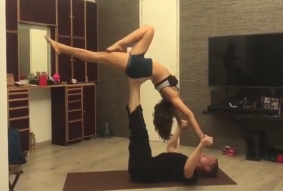 aashka goradia and his husband brent goble yoga video viral 