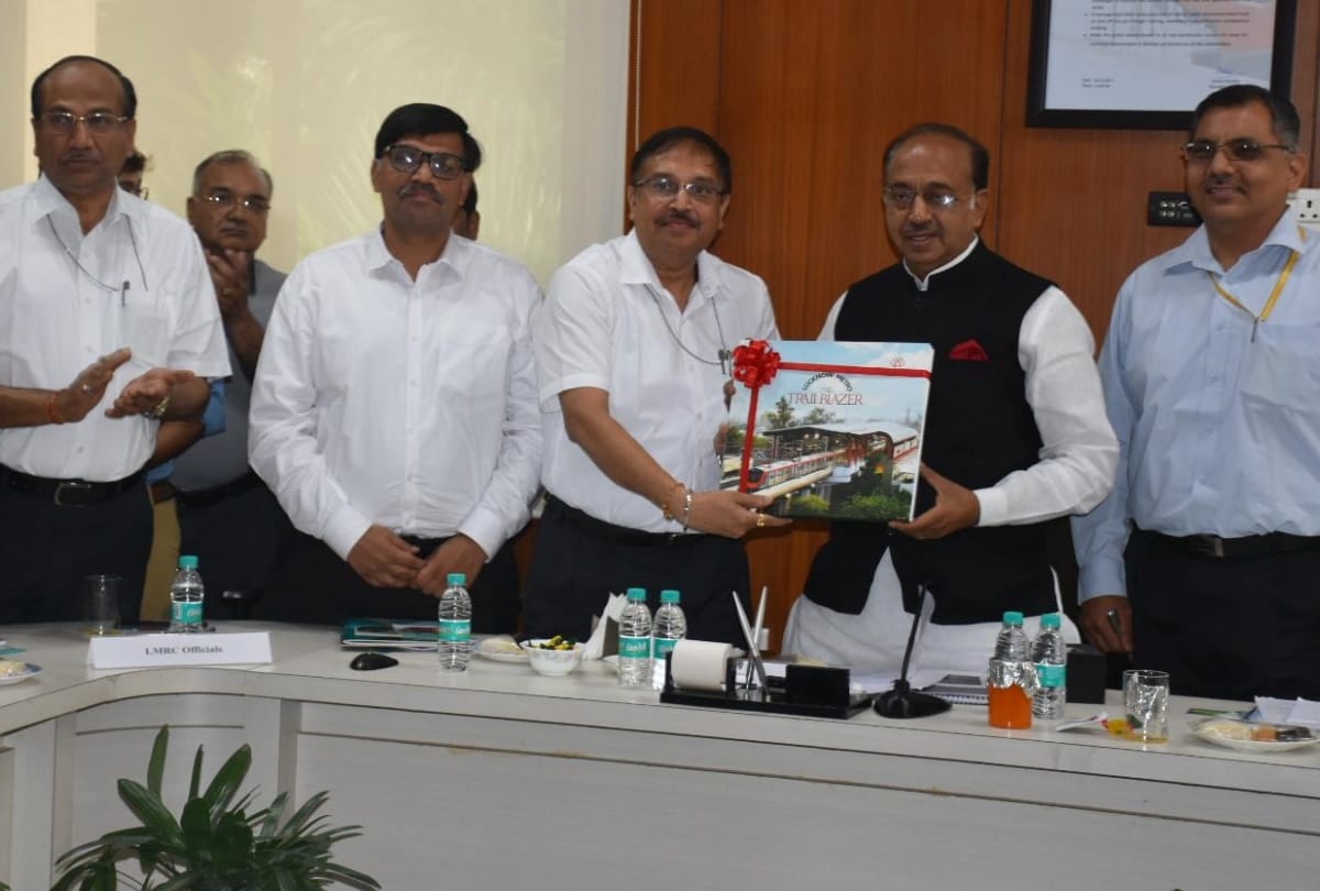 central minister vijay goyal inspection of outer ring road and lucknow metro project 