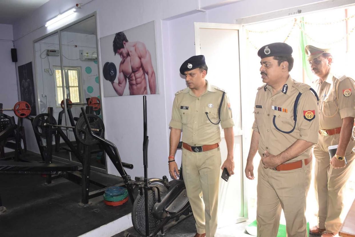 एडीजी वाराणसी जोन ने जनपद का किया वार्षिक निरीक्षण