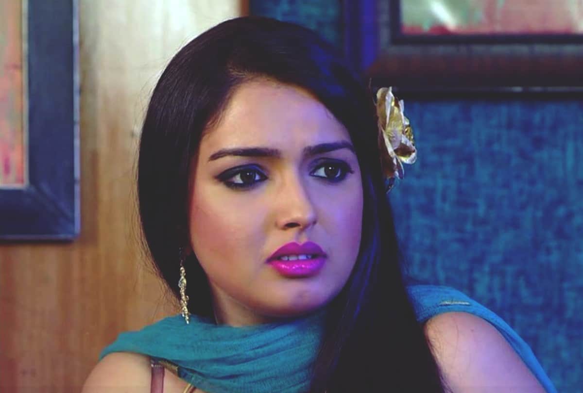 amrapali dubey is harassed by producer dilip jaiswal facebook reveals the truth