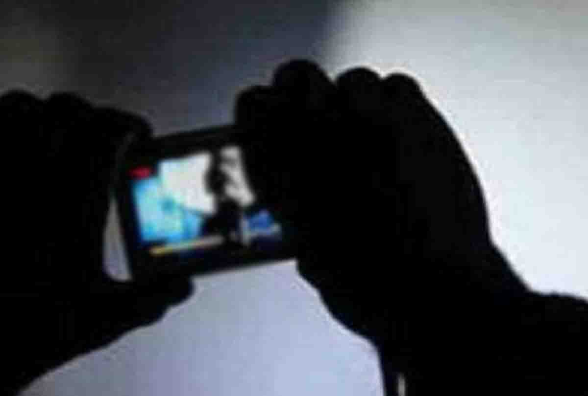 man made secret video of women