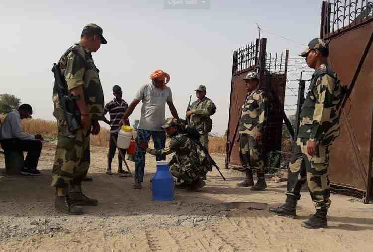 pakistan smuggling arms in india via border, bsf and indian army on alert