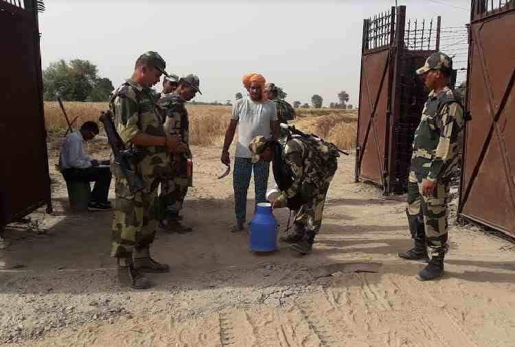 pakistan smuggling arms in india via border, bsf and indian army on alert