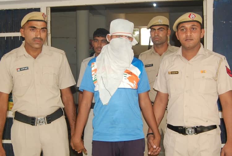 isi agent gaurav sharma facebook friend amita ahluwalia interview, pakistan, india