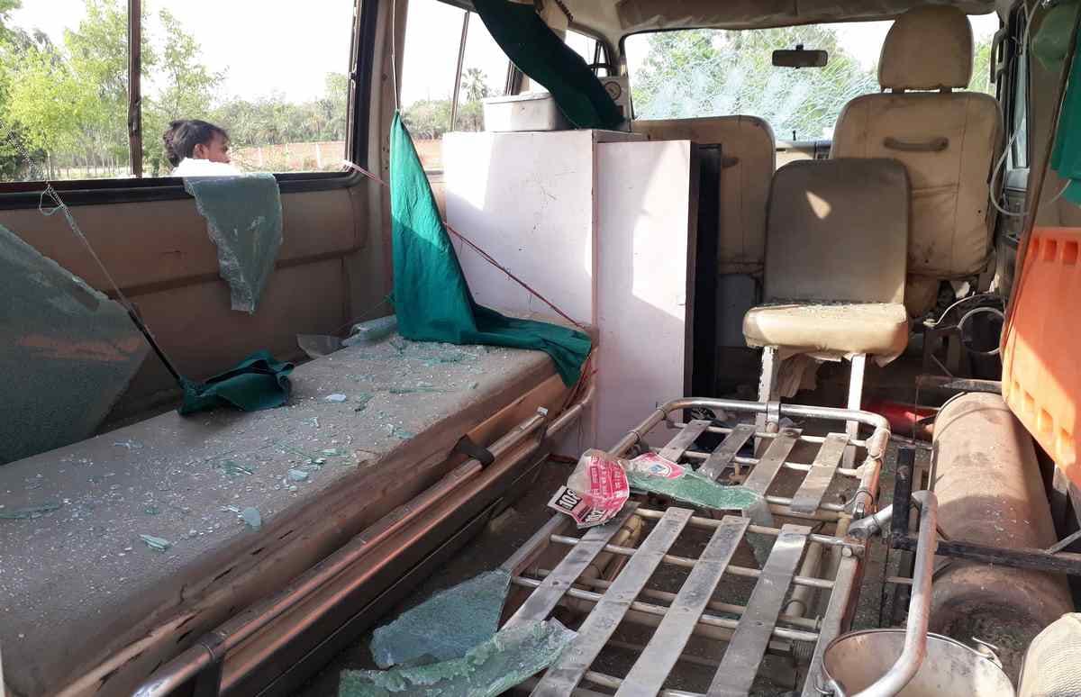 UP police and villagers clash at jaunpur after woman killed in road accident