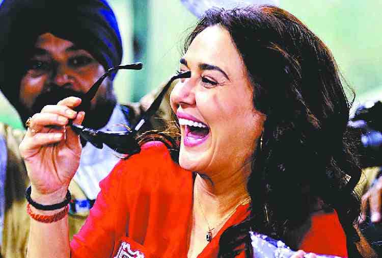 Preity Zinta hot photos, chris gayle, ipl match, kings XI punjab 