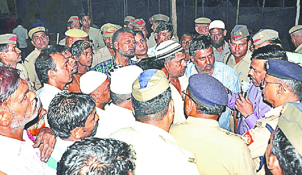 nauchandi mele me dukaano ko lekar bakhera