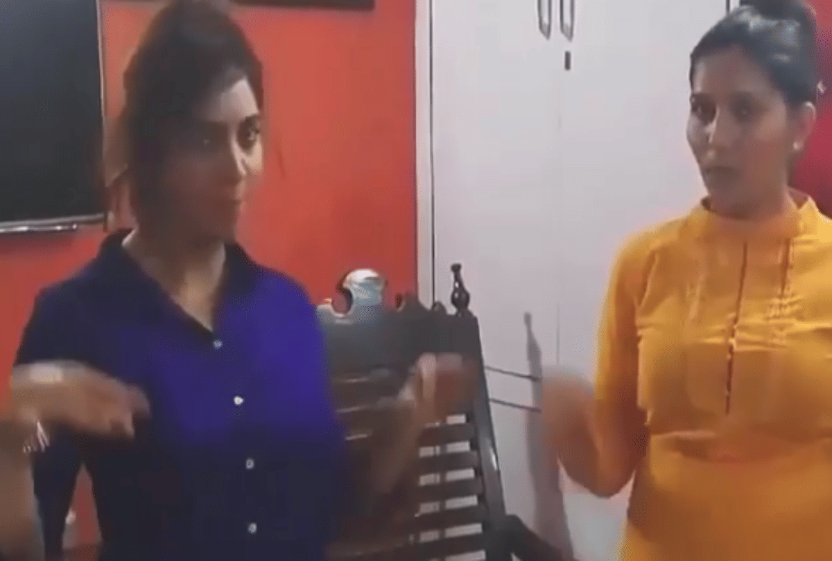 Watch Sapna Chaudhary dance with Arshi Khan On Bollywood Song
