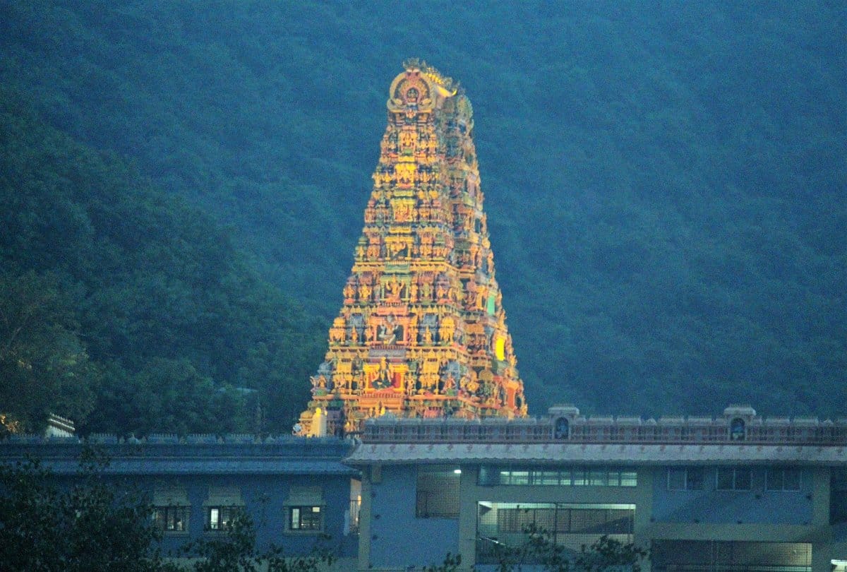 Get brownies and burgers as prasad in this tample at Chennai  