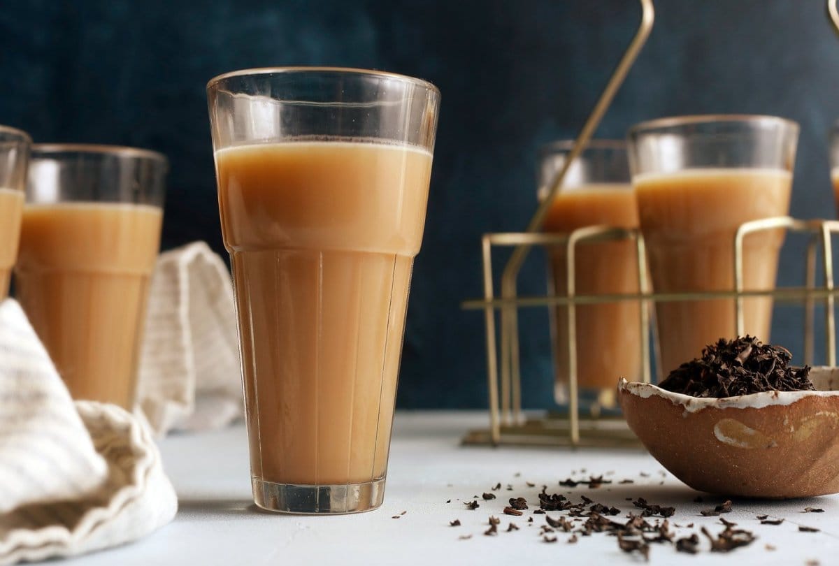 International Tea Day 2020: drinking hot tea harmful effects on body