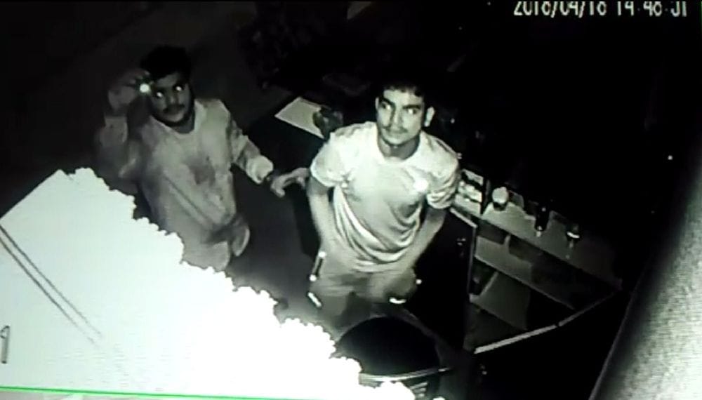 theft in four house in agra city  