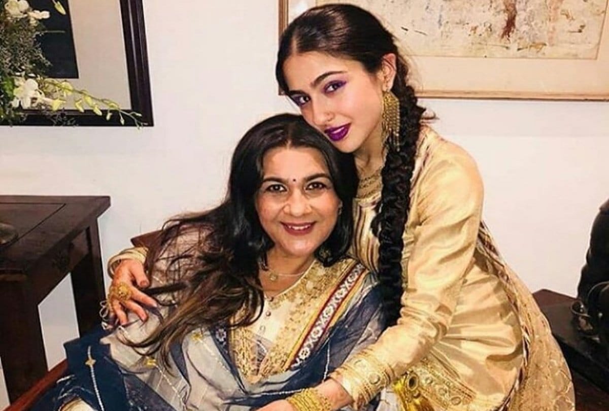amrita singh wants to change story of simmba for her daughter sara ali khan