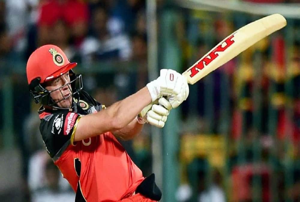 IPL 2020: RCB vs KKR: Viral Video: Ab De Villiers hit two sixes outside the stadium in Sharjah, the ball hit the car, halted traffic
