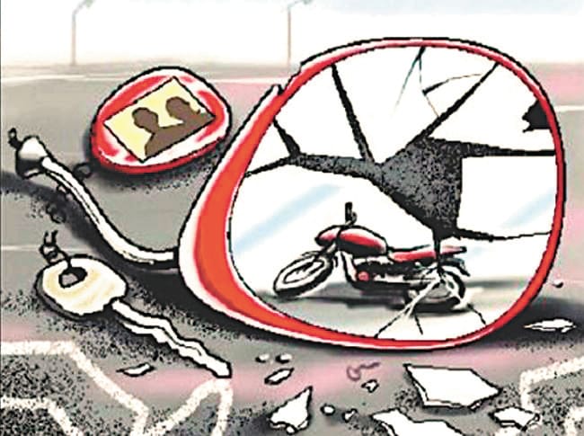 two died in road accident in rudrapur 