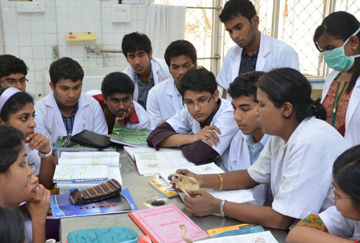 Indian Navy IIT mandi BRD Medical college recruiting on 1507 post of apprentice coach tradesman mate gym trainer