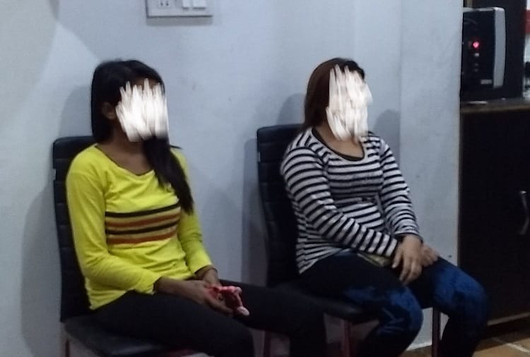 Raid a hotel in Meerut, Police surprised by seeing foreign women