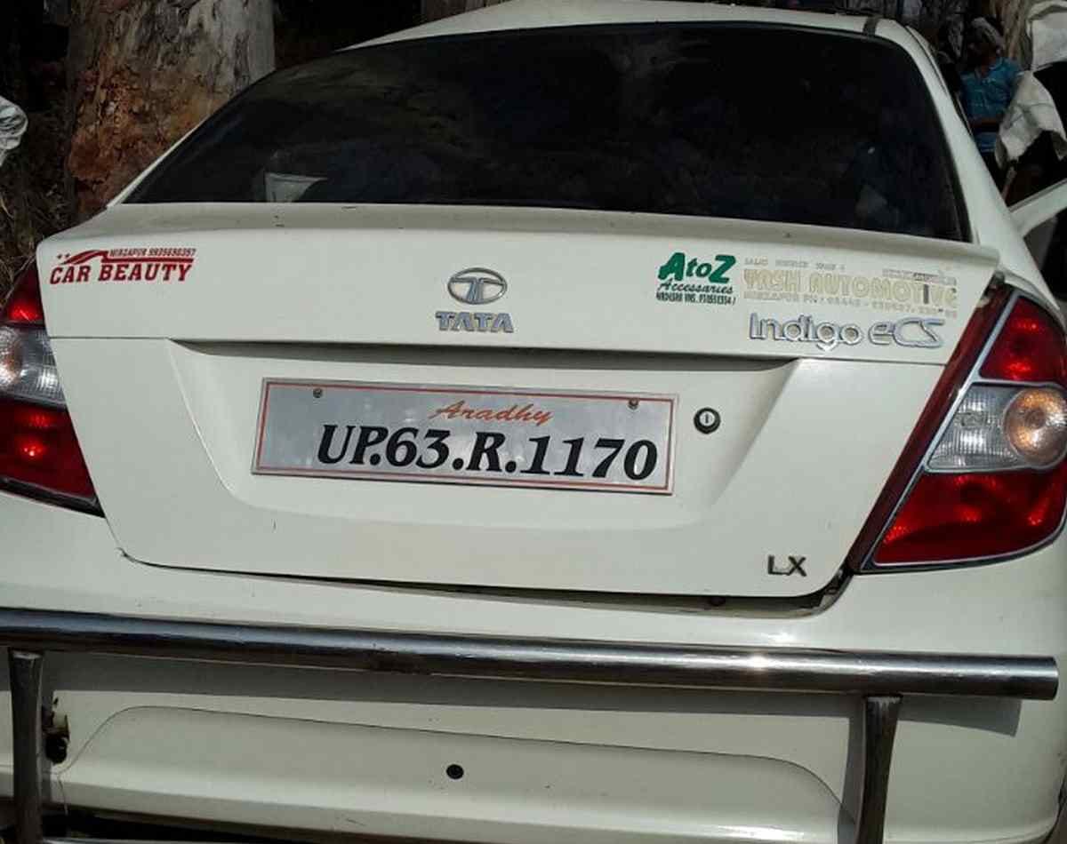 Four people killed due to car collision with tree in mirzapur