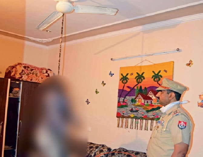 seven years old boy sleeping with mother dead body in mohali