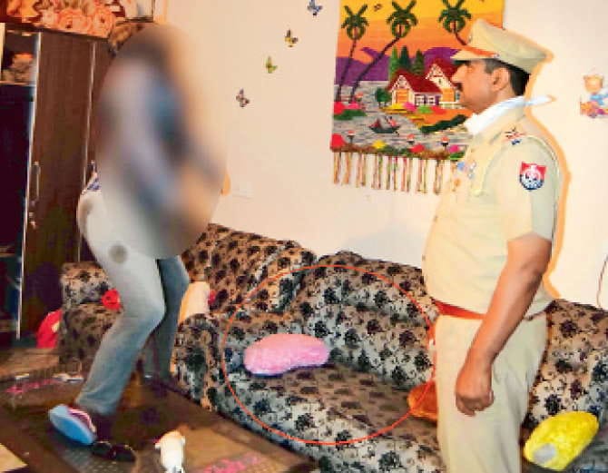 seven years old boy sleeping with mother dead body in mohali