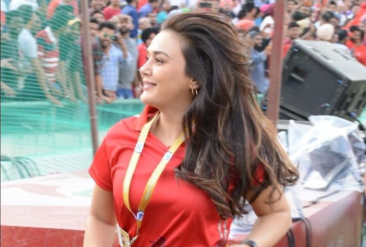 GoAir denies stopping Preity Zinta from boarding