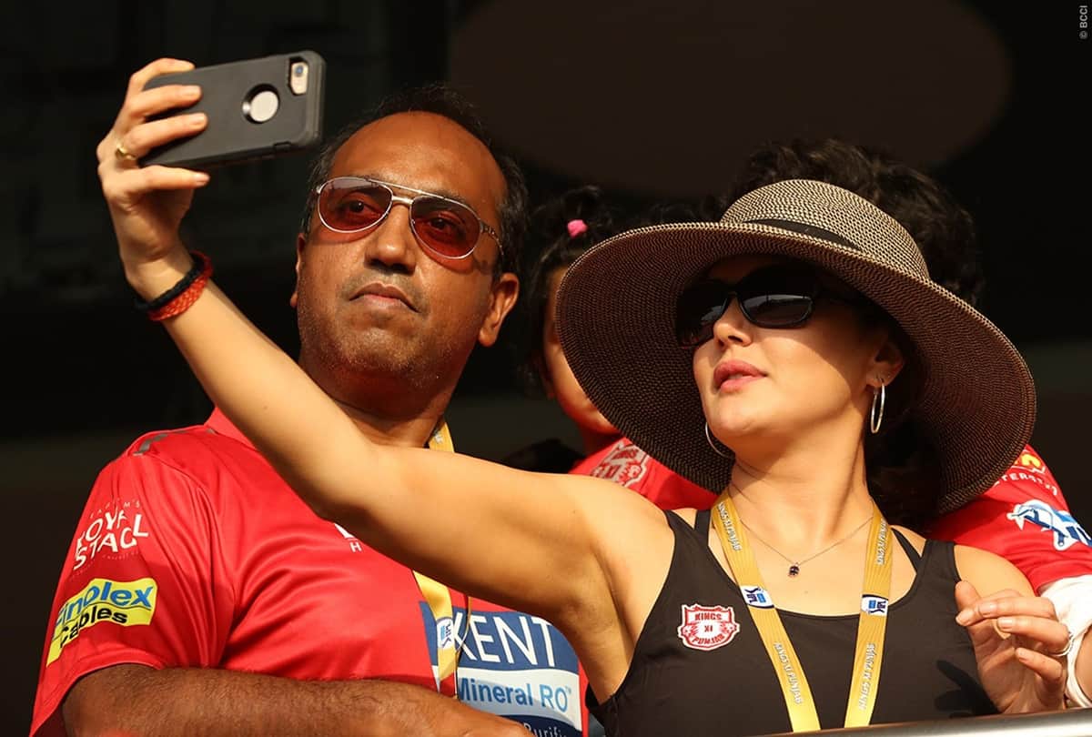 Preity Zinta steals show in IPL 2018 match in Kolkata