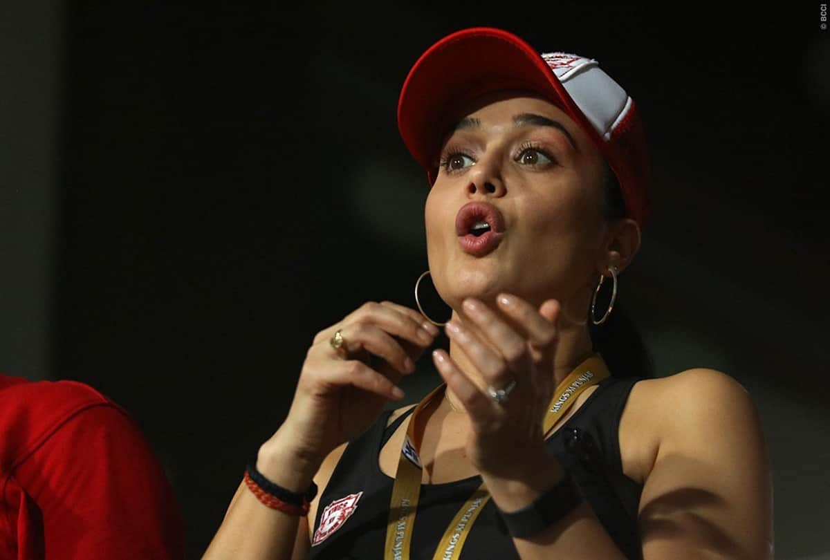 priety zinta wants to see ms dhoni winning the ipl 2018