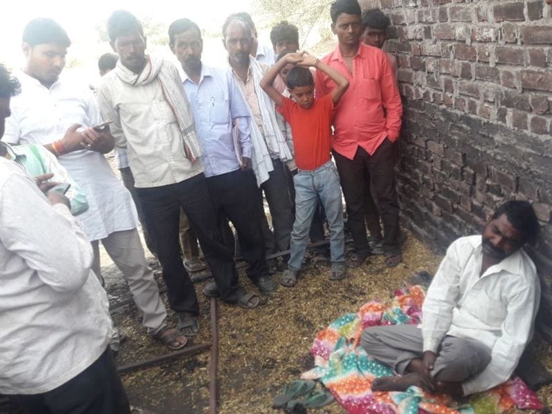 अग्नि पीड़ितों की मदद को बढ़ाया लोगों ने हाथ
