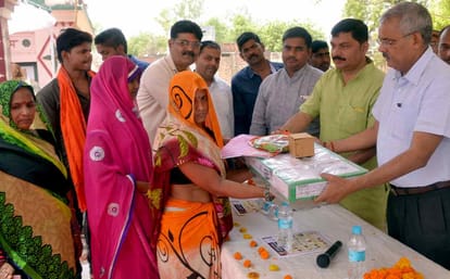 LPG connection distributed to 6300 families in varanasi