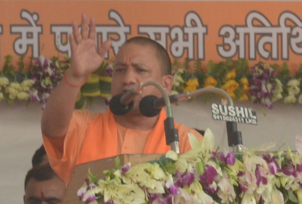yogi adityanath in a rally in raebareli.