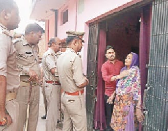 police ne kurki ka notice chaspa kiya, dekhta raha inaami bheem aarmy president