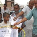 police demand 10 thousand rupees corruption in bihar, orpan child begged to collect money  