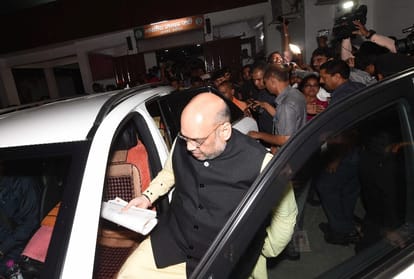 amit shah meeting with party leaders in lucknow.