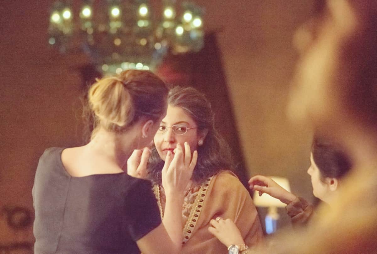 IPL 2018 Anushka Sharma Trolled After Virat Kohli Team RCB Lost Match To KKR In Bengaluru