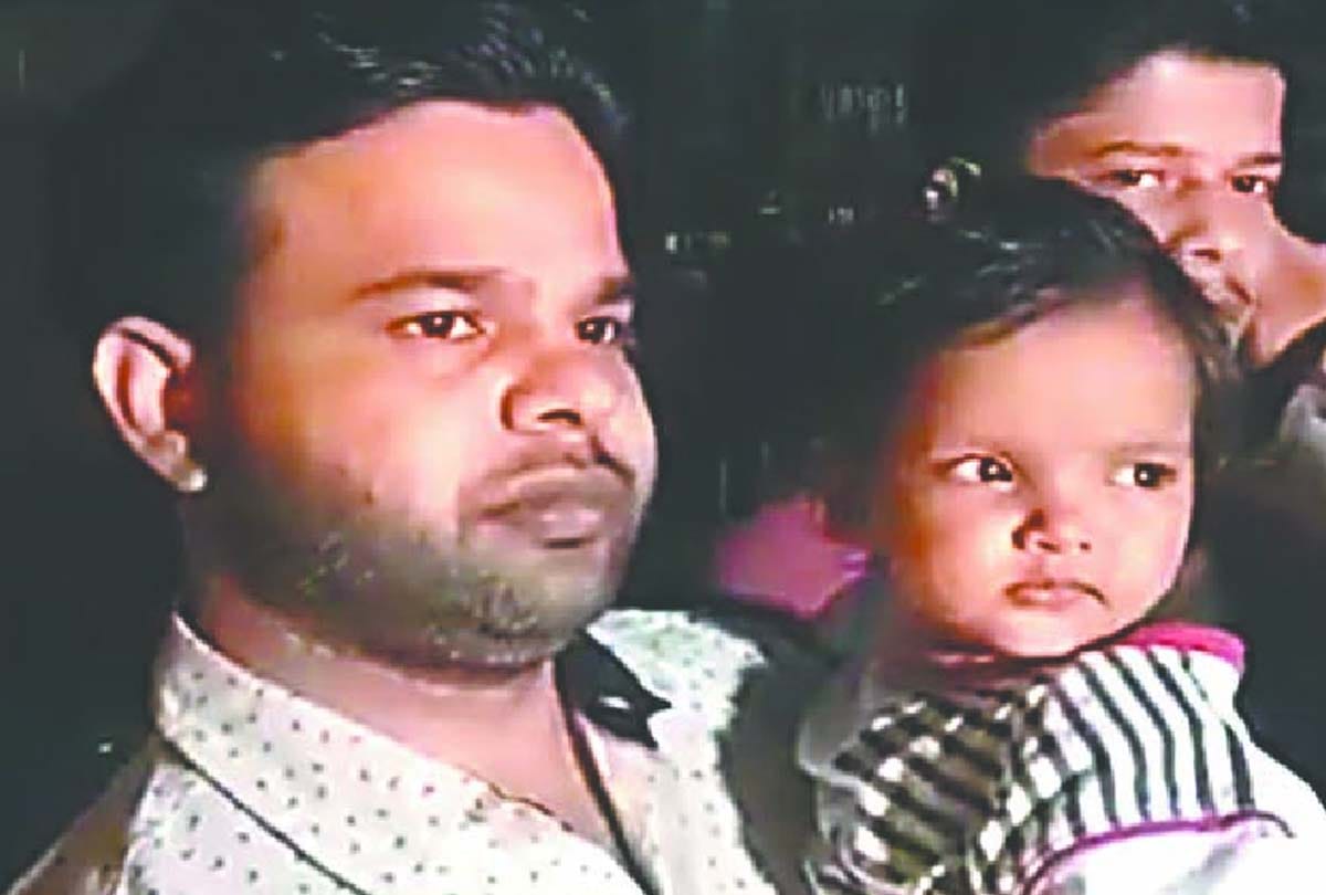 Kidnapper caught by the Mob , incident recorded  in the CCTV 