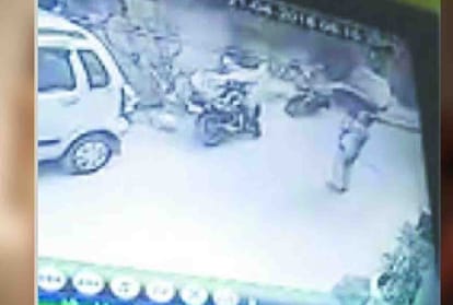 Kidnapper caught by the Mob , incident recorded  in the CCTV 
