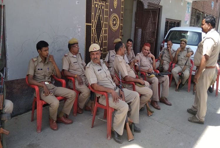 Dairy owner shot killed in Meerut, Policeforce deployed in the area, photos