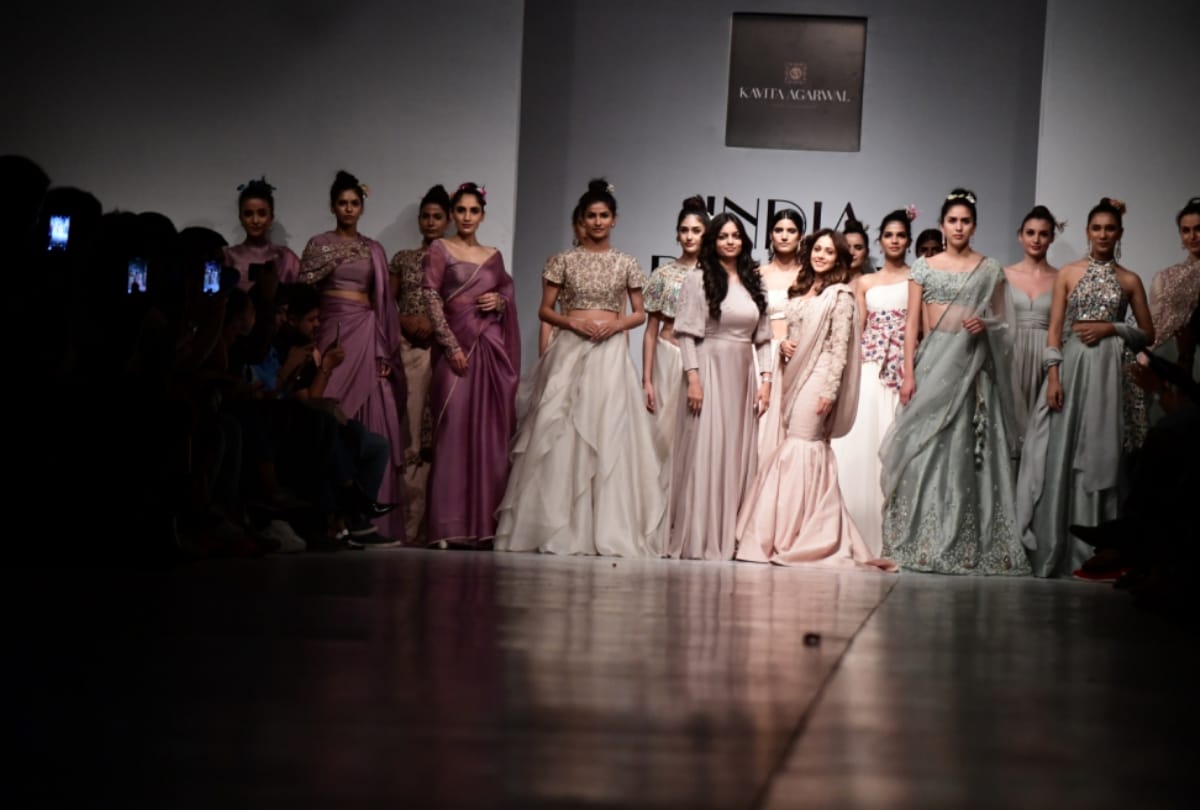 nushrat bharucha walked for kavita agarwal in delhi dlf mall
