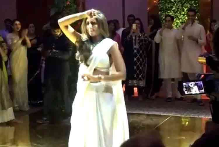 amitabh bachchan daughter shweta nanda dance video goes viral in social media