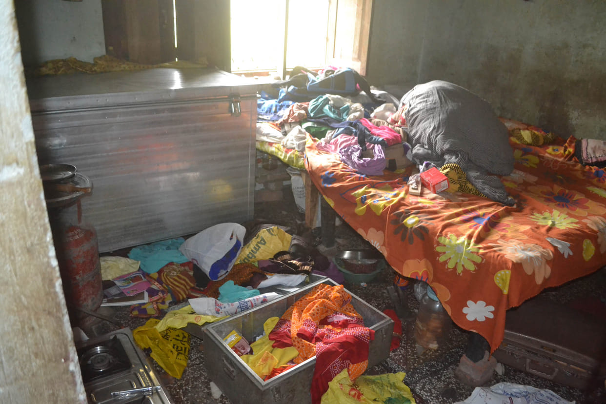 cash and looted robbery by showing assurances