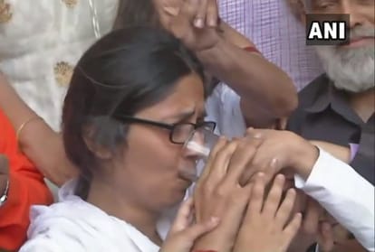 swati maliwal broke hunger strike