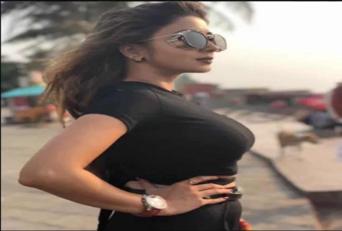 this famous tv serial actress photo shoot with nude model see pics